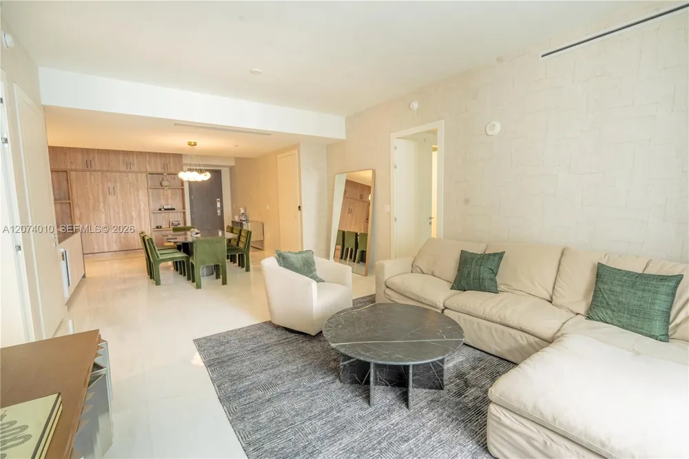 300 Biscayne Boulevard Way #3109W Miami, FL 33131