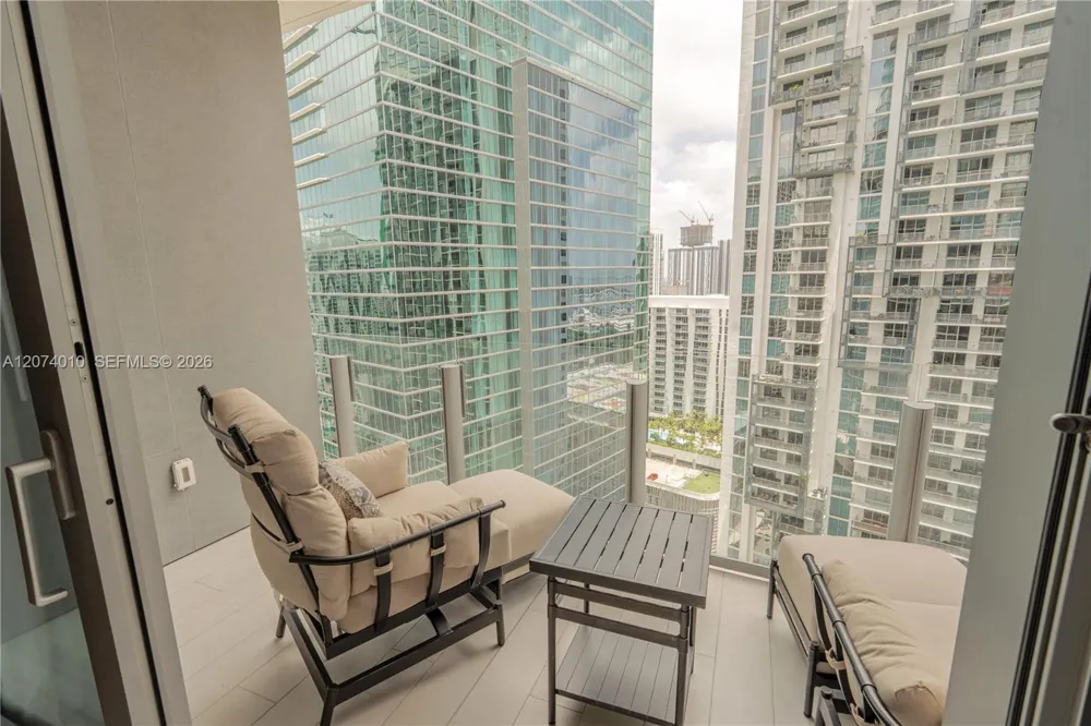 300 Biscayne Boulevard Way #3109W Miami, FL 33131