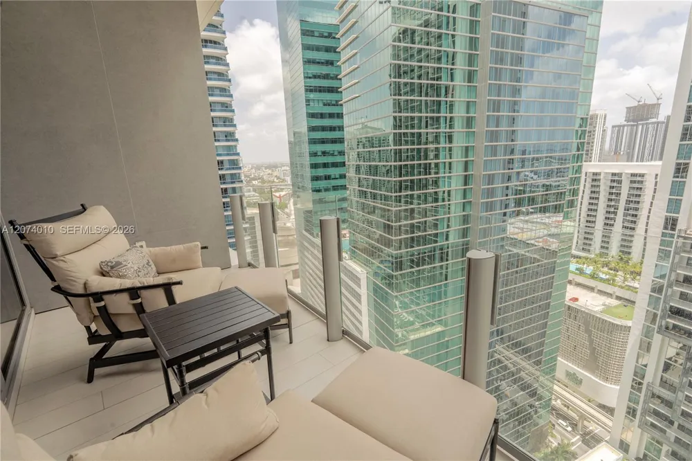300 Biscayne Boulevard Way #3109W Miami, FL 33131