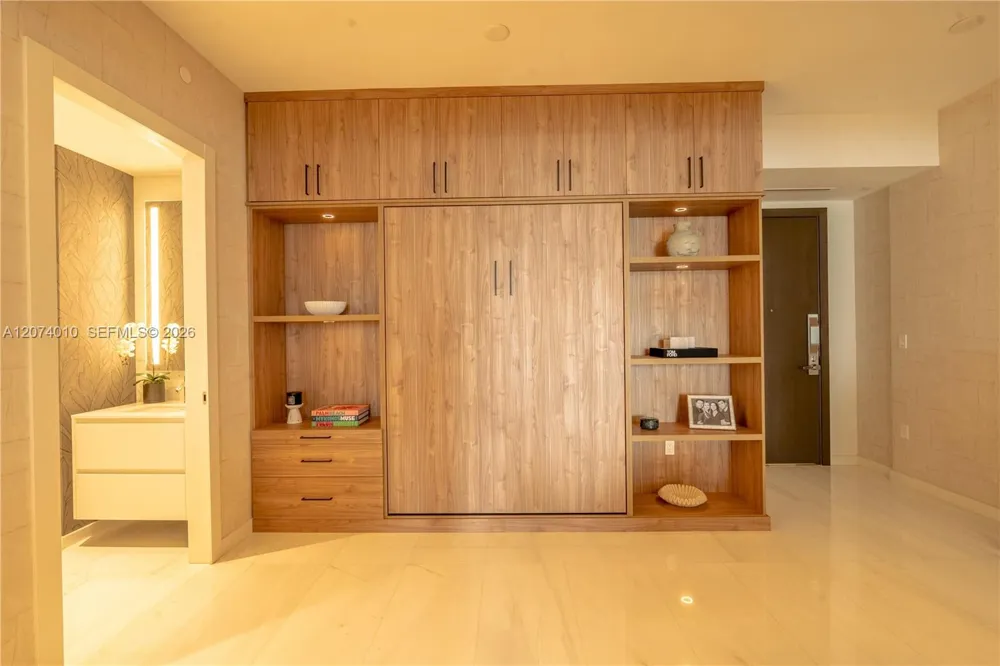300 Biscayne Boulevard Way #3109W Miami, FL 33131