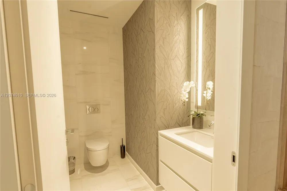 300 Biscayne Boulevard Way #3109W Miami, FL 33131
