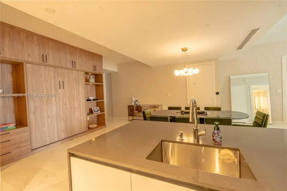 300 Biscayne Boulevard Way #3109W Miami, FL 33131