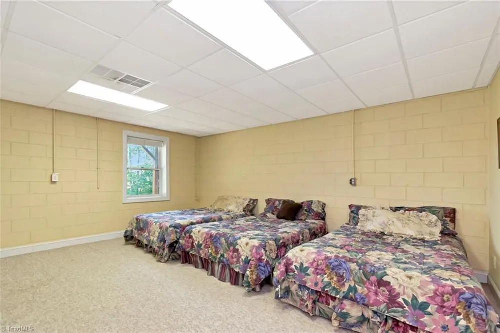 1050 Staghorn Road Purlear, NC 28665