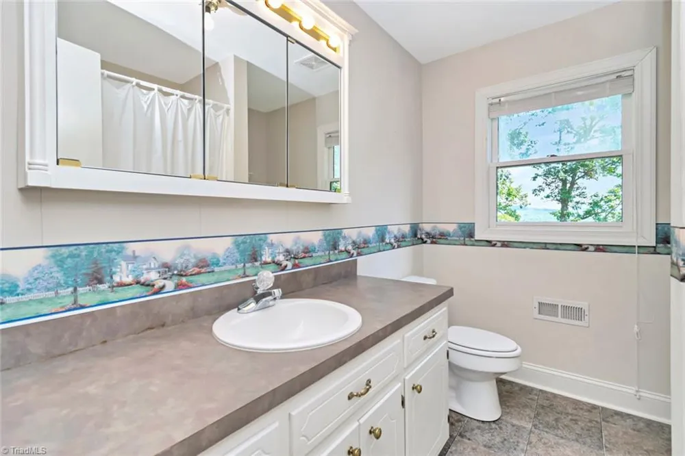 1050 Staghorn Road Purlear, NC 28665