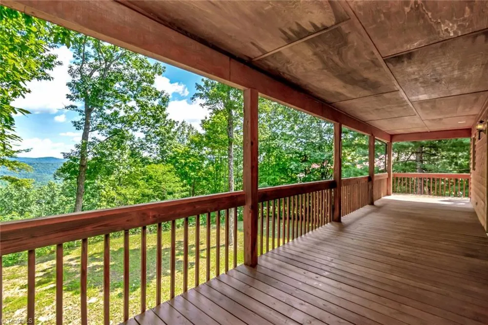 1050 Staghorn Road Purlear, NC 28665