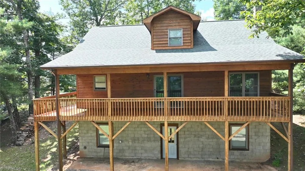 1050 Staghorn Road Purlear, NC 28665