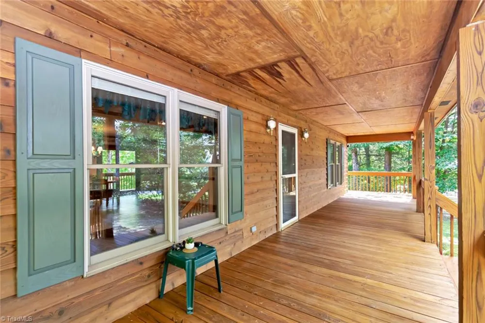 1050 Staghorn Road Purlear, NC 28665