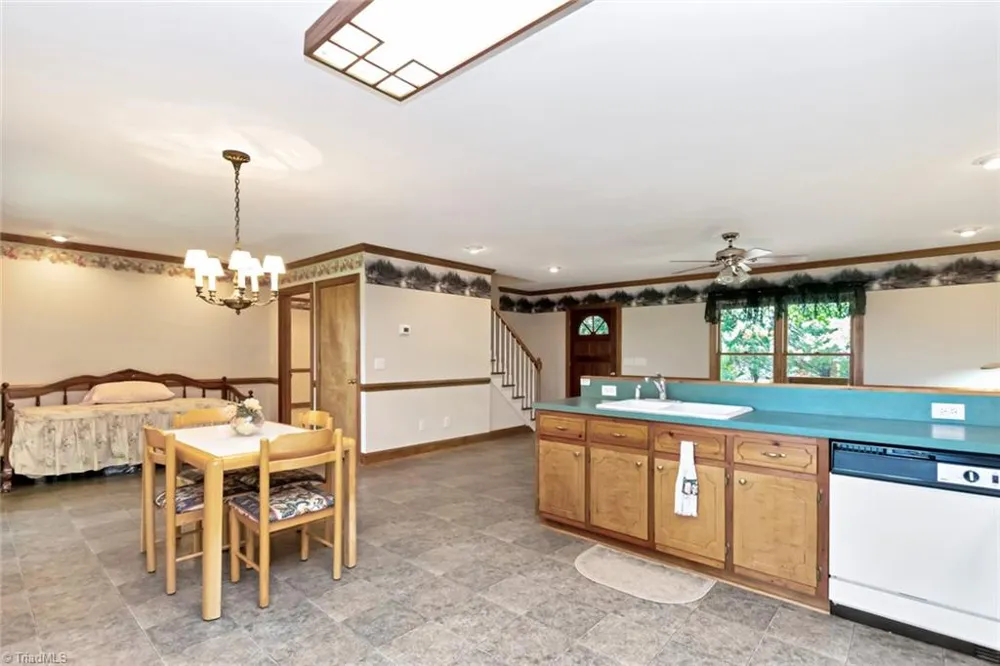 1050 Staghorn Road Purlear, NC 28665