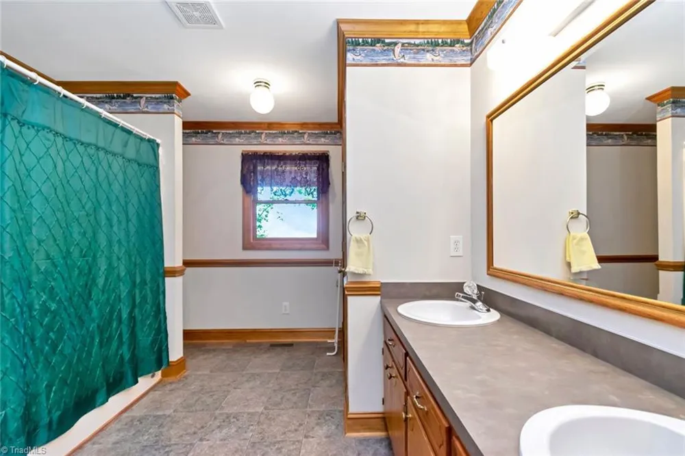 1050 Staghorn Road Purlear, NC 28665