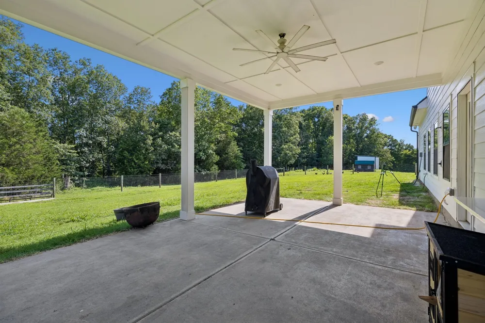 3393 Slayden Marion Rd Cumberland Furnace, TN 37051