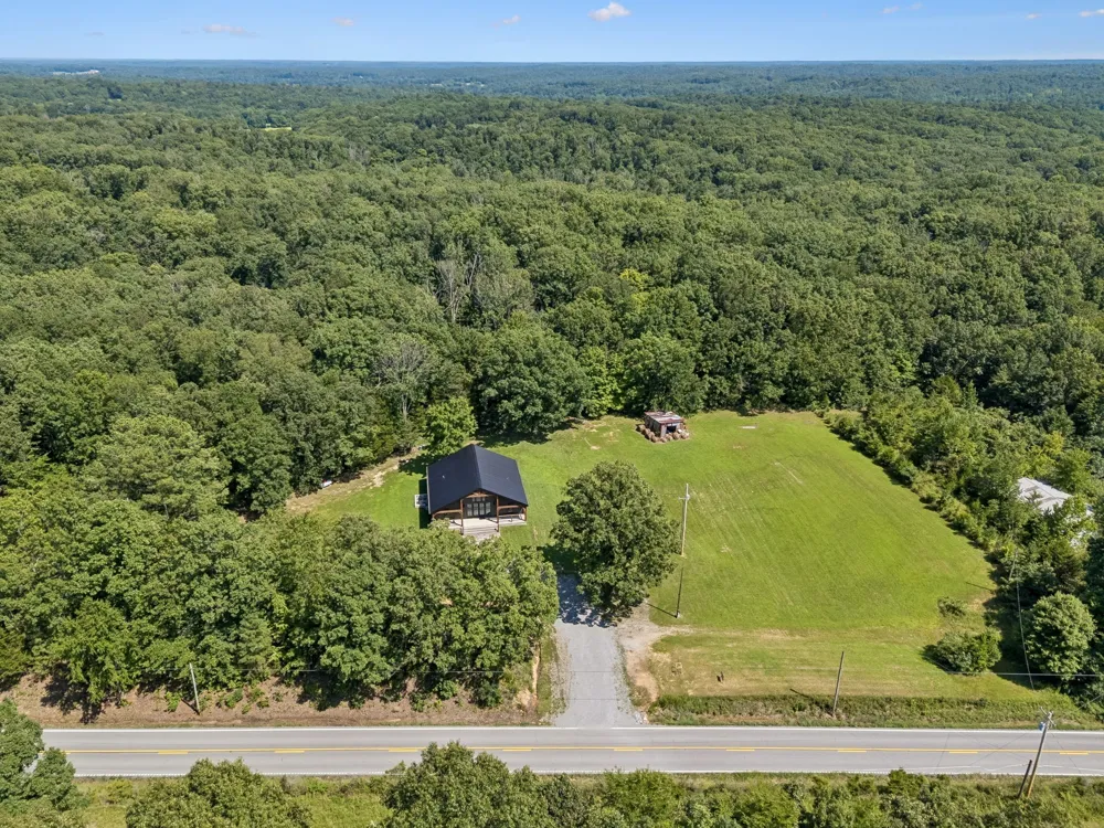 3393 Slayden Marion Rd Cumberland Furnace, TN 37051