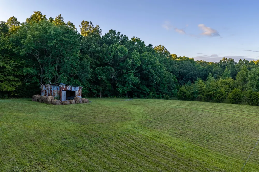 3393 Slayden Marion Rd Cumberland Furnace, TN 37051
