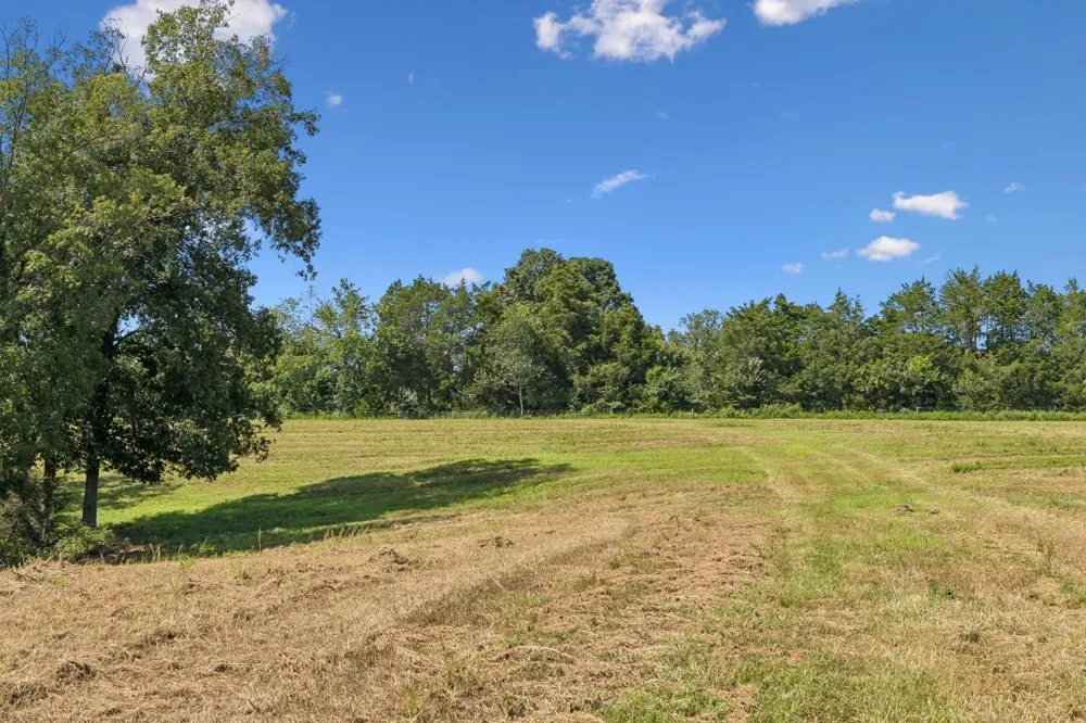 3393 Slayden Marion Rd Cumberland Furnace, TN 37051