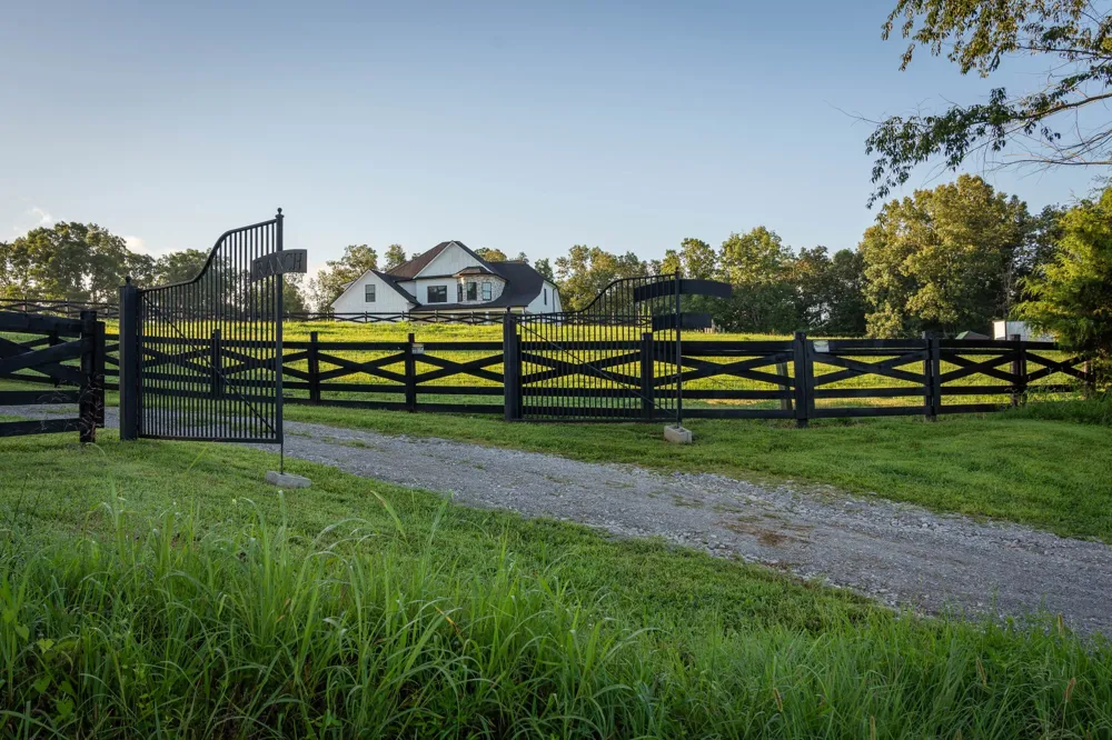 3393 Slayden Marion Rd Cumberland Furnace, TN 37051