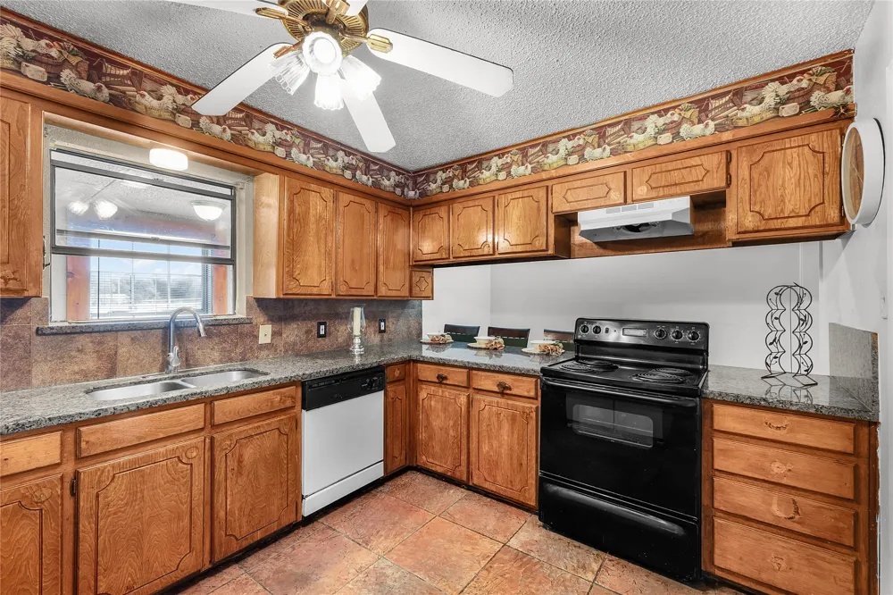 748 Rocky Ridge Lane Weatherford, TX 76085