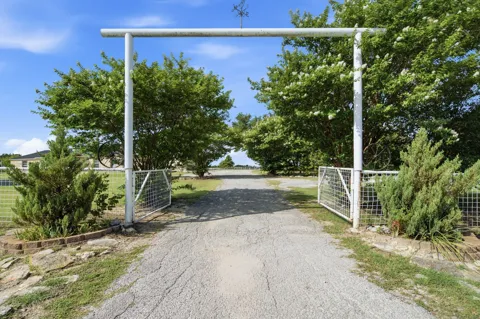 748 Rocky Ridge Lane