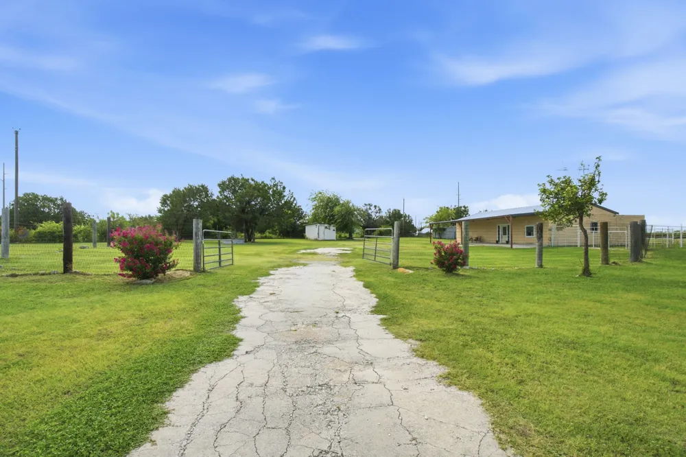 748 Rocky Ridge Lane Weatherford, TX 76085