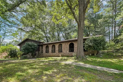 667 Kingswood Court