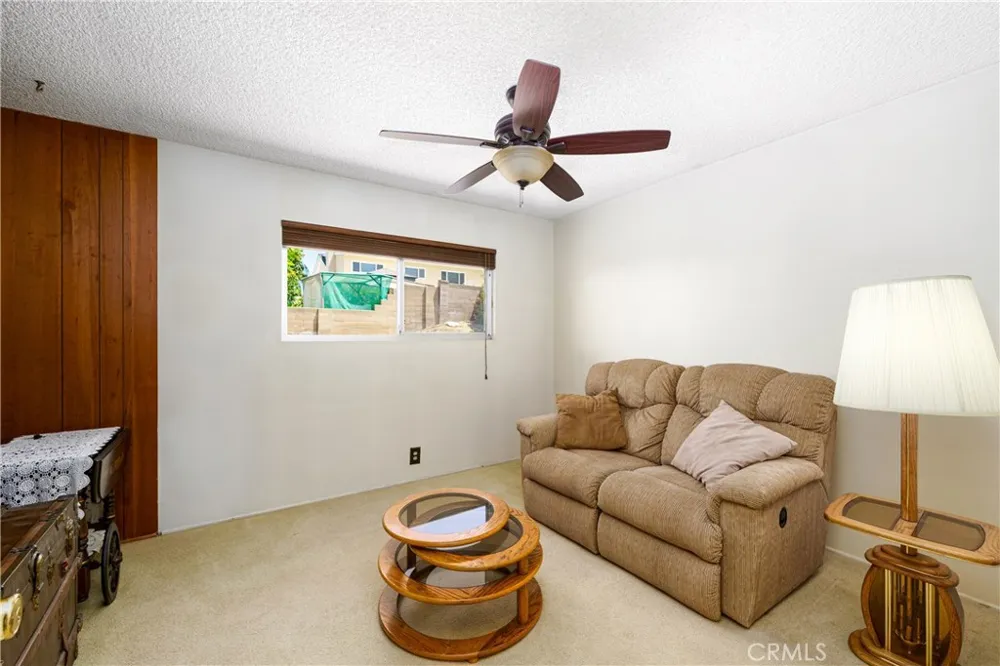 25122 Champlain Laguna Hills, CA 92653