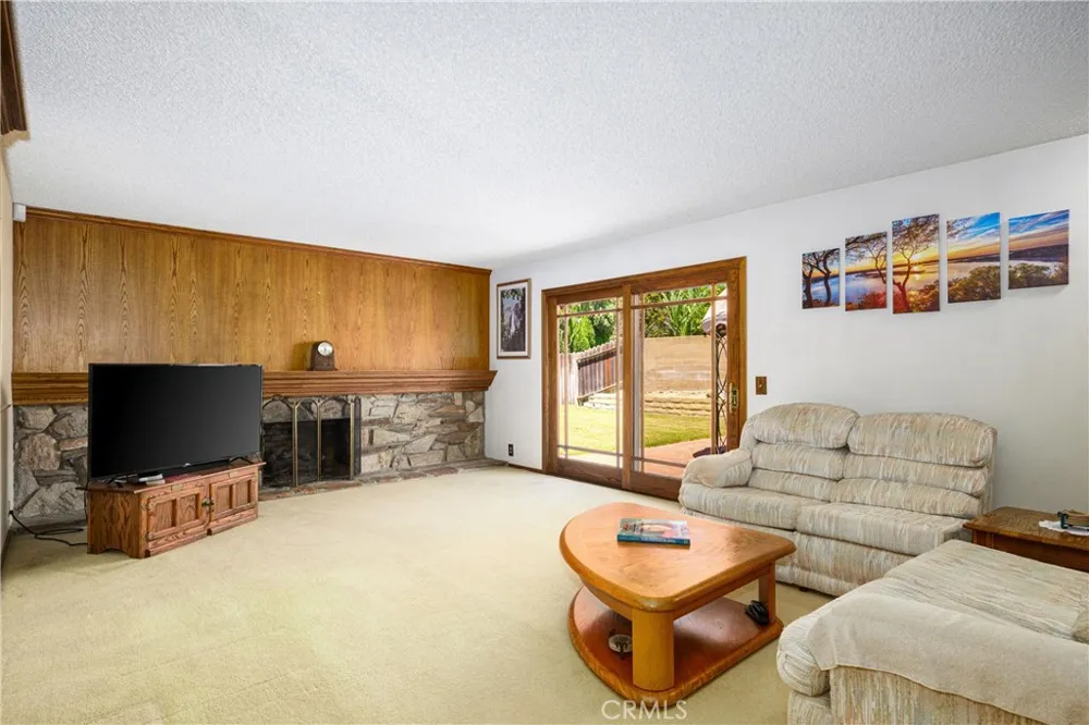 25122 Champlain Laguna Hills, CA 92653
