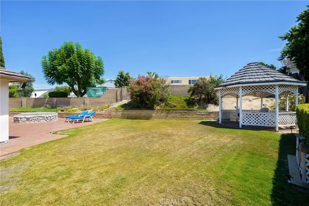 25122 Champlain Laguna Hills, CA 92653