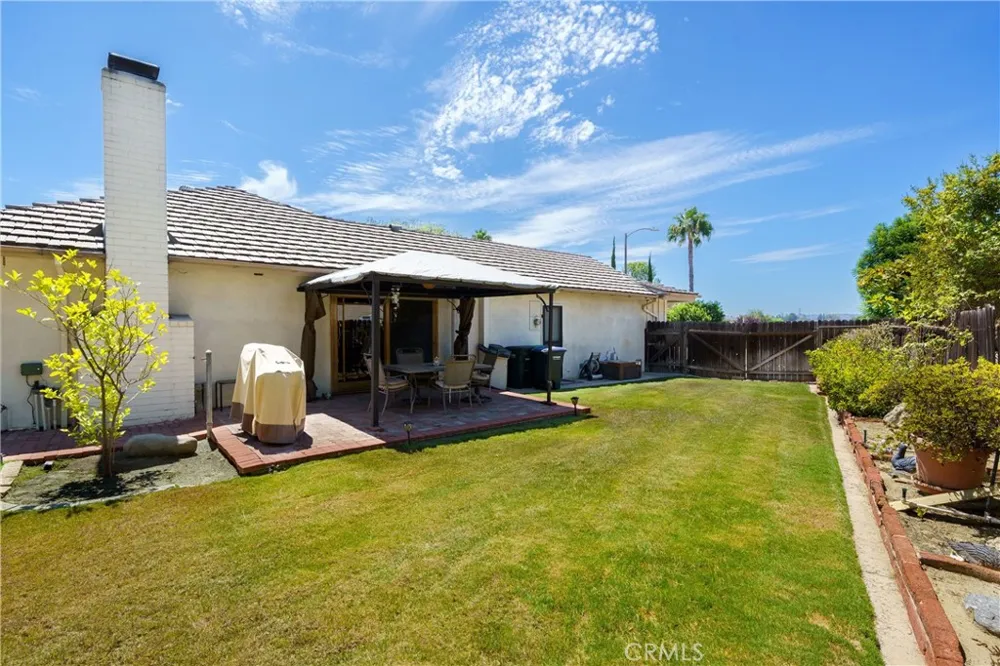25122 Champlain Laguna Hills, CA 92653