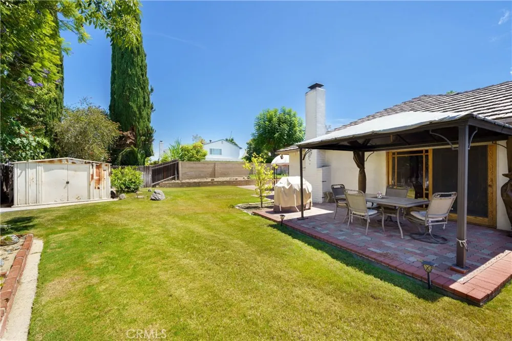 25122 Champlain Laguna Hills, CA 92653