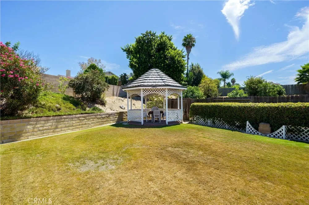 25122 Champlain Laguna Hills, CA 92653