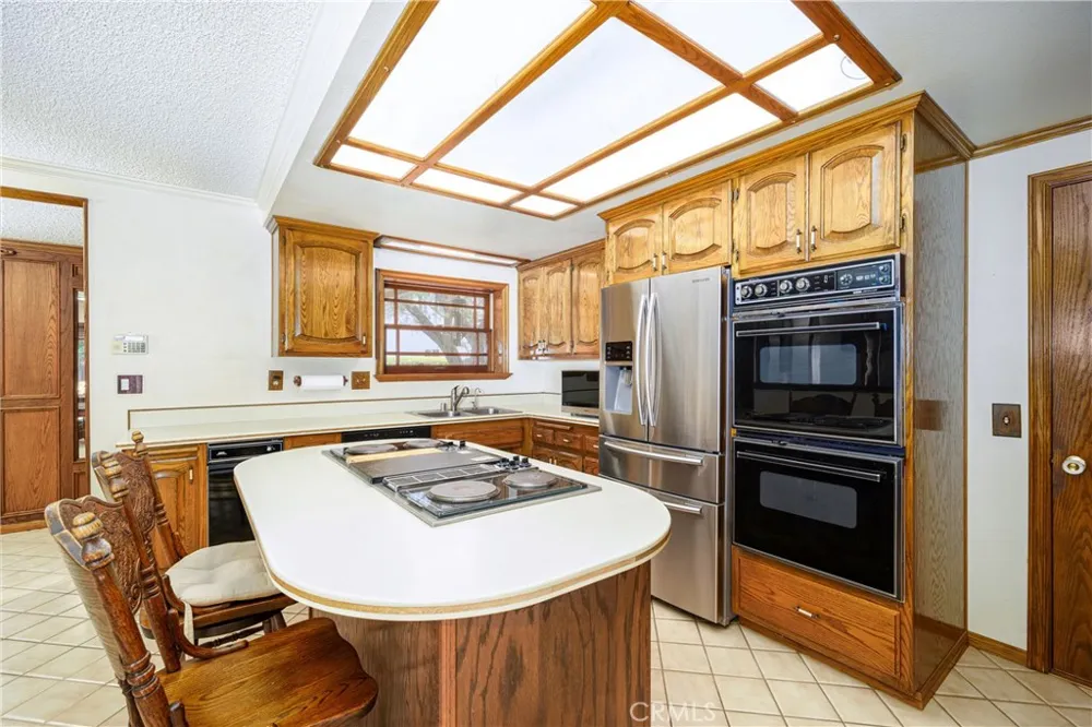 25122 Champlain Laguna Hills, CA 92653