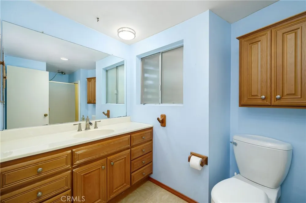 25122 Champlain Laguna Hills, CA 92653