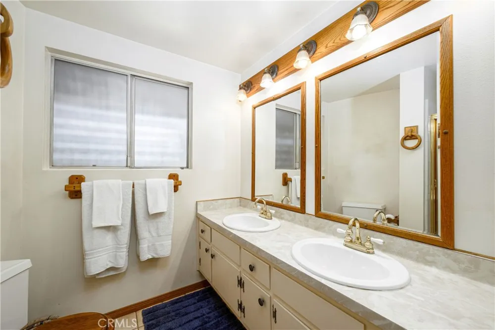 25122 Champlain Laguna Hills, CA 92653