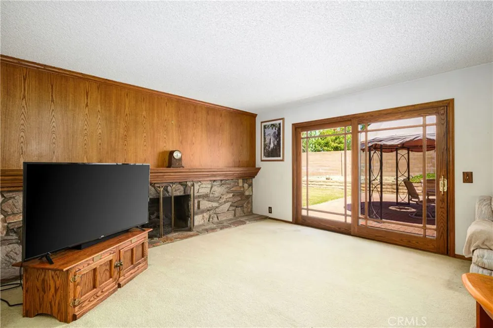 25122 Champlain Laguna Hills, CA 92653
