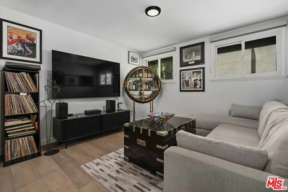 3304 Shelby Drive Los Angeles, CA 90034