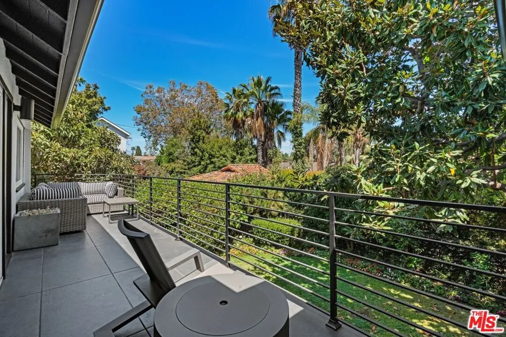 3304 Shelby Drive Los Angeles, CA 90034