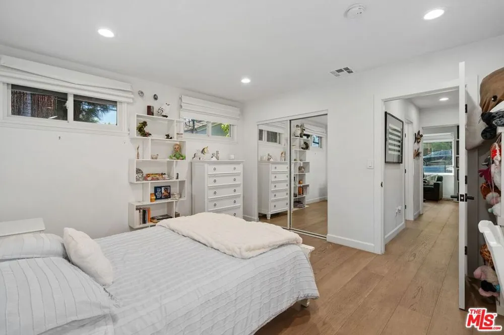 3304 Shelby Drive Los Angeles, CA 90034