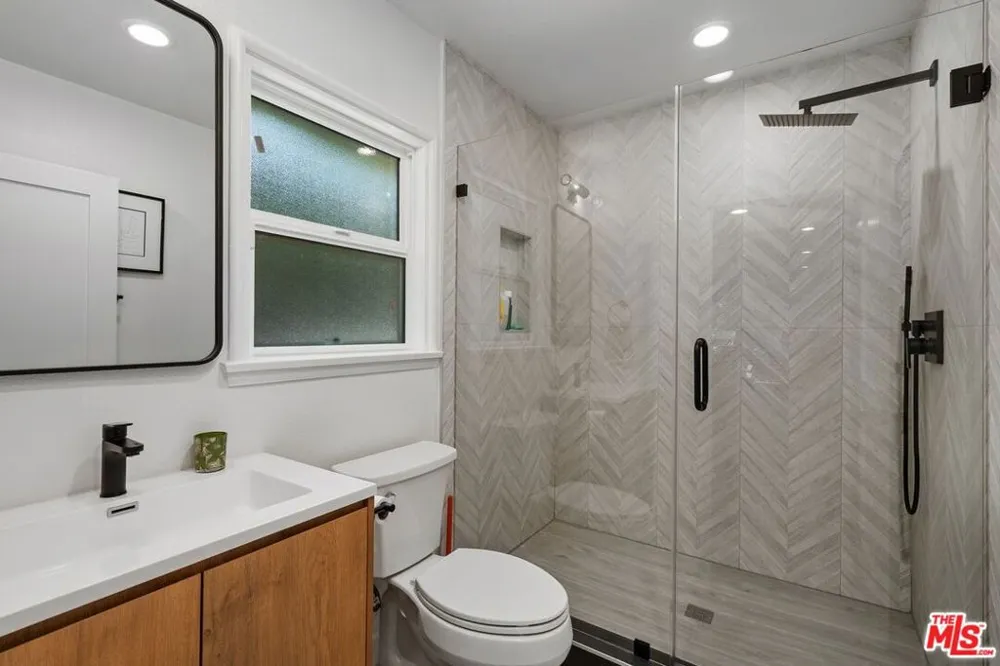 3304 Shelby Drive Los Angeles, CA 90034