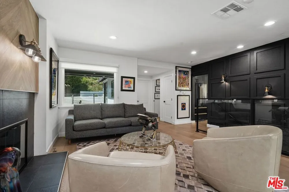 3304 Shelby Drive Los Angeles, CA 90034