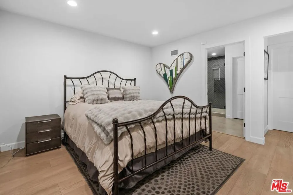 3304 Shelby Drive Los Angeles, CA 90034
