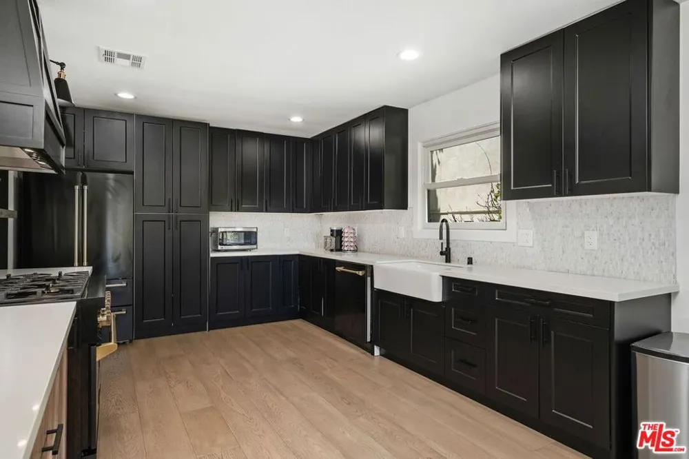 3304 Shelby Drive Los Angeles, CA 90034