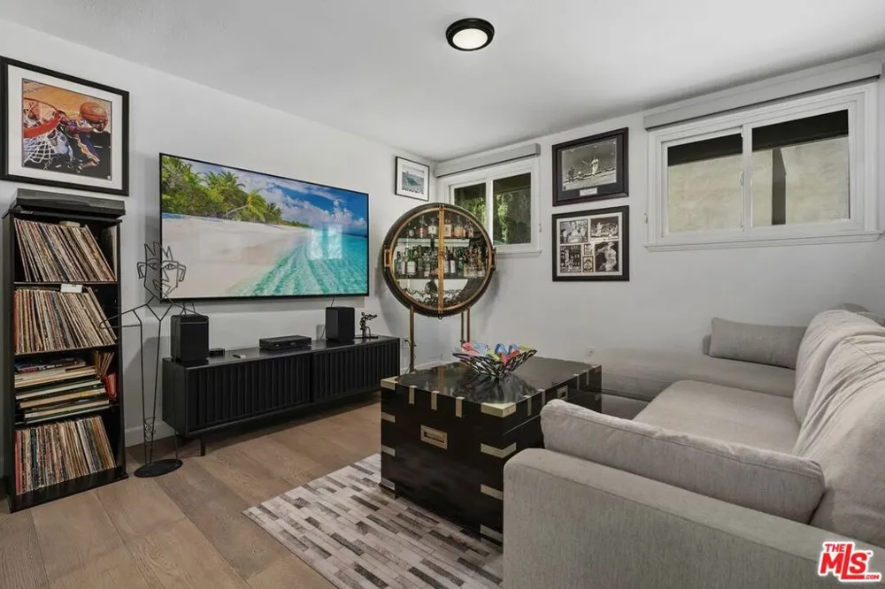 3304 Shelby Drive Los Angeles, CA 90034