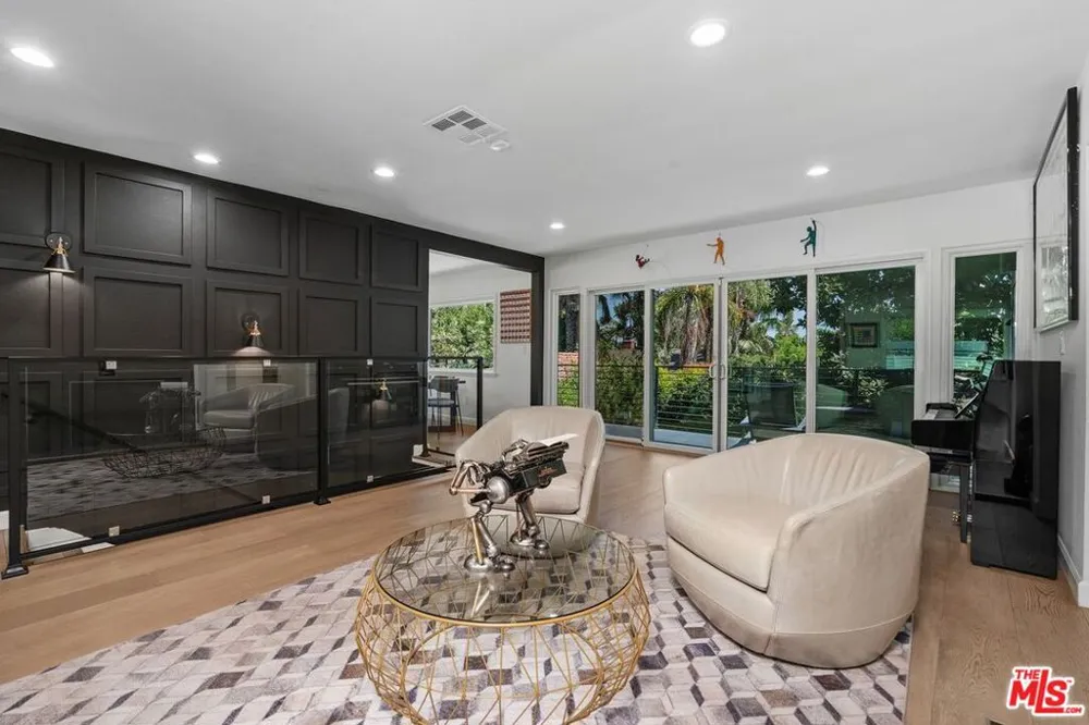 3304 Shelby Drive Los Angeles, CA 90034