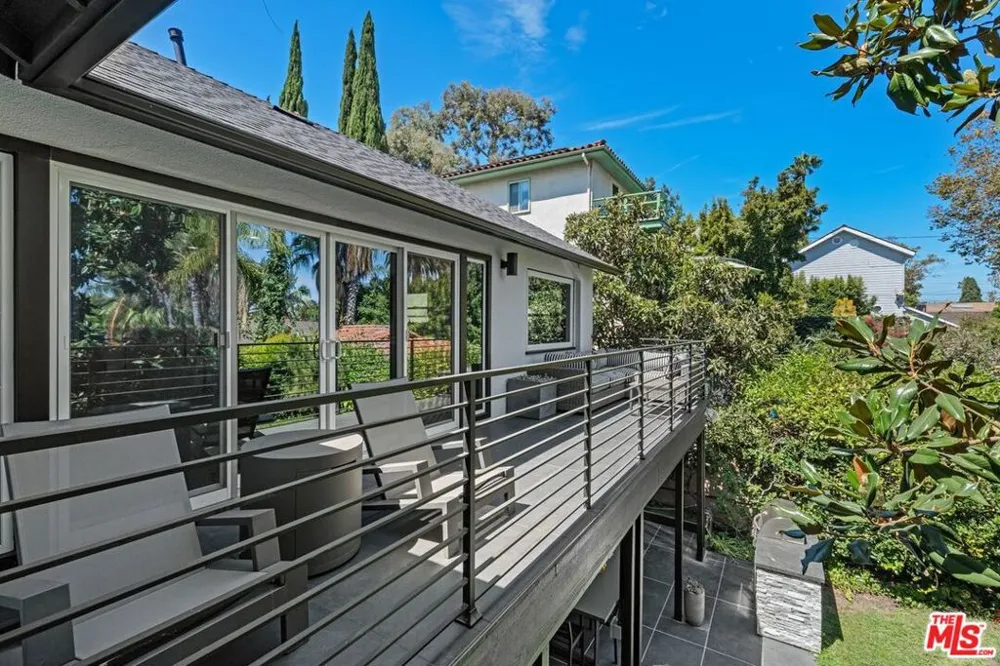 3304 Shelby Drive Los Angeles, CA 90034