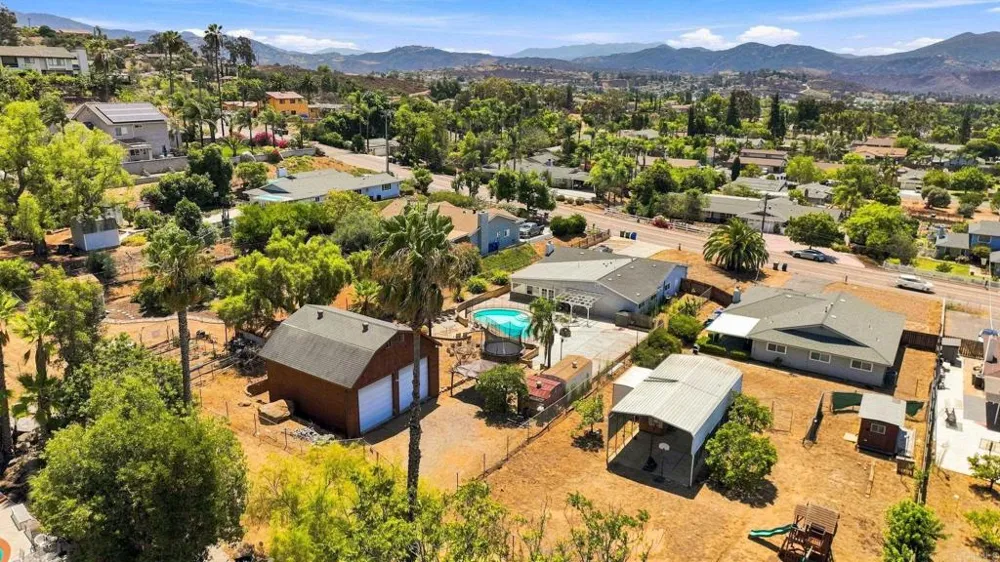 1572 Hidden Mesa Road El Cajon, CA 92019