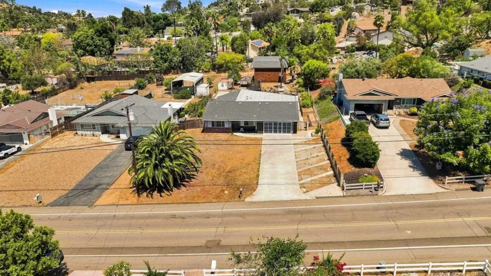 1572 Hidden Mesa Road El Cajon, CA 92019