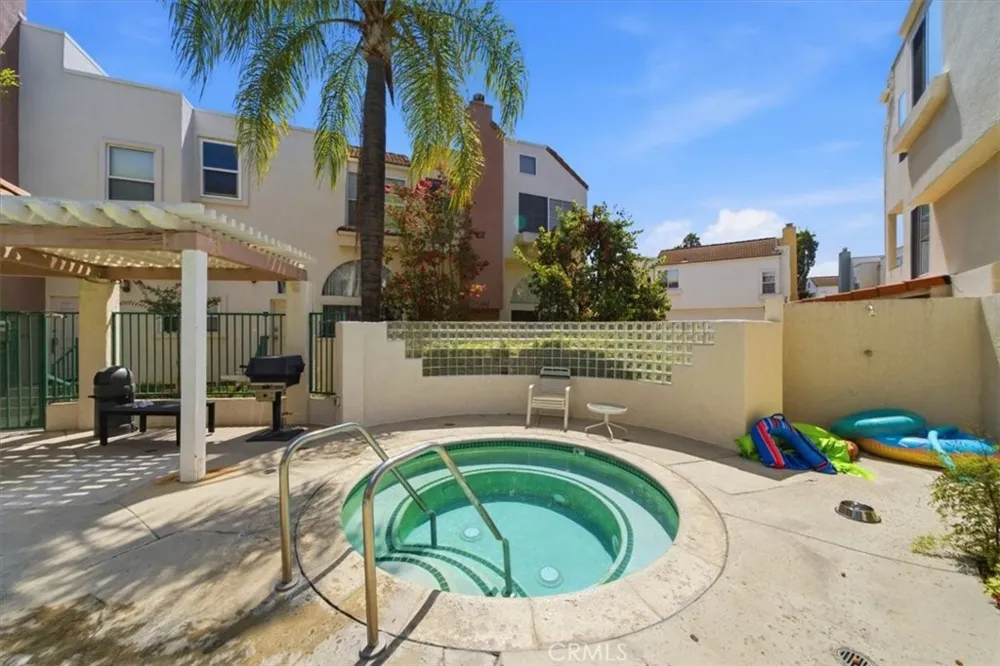 5455 Sylmar #1402 Sherman Oaks, CA 91401