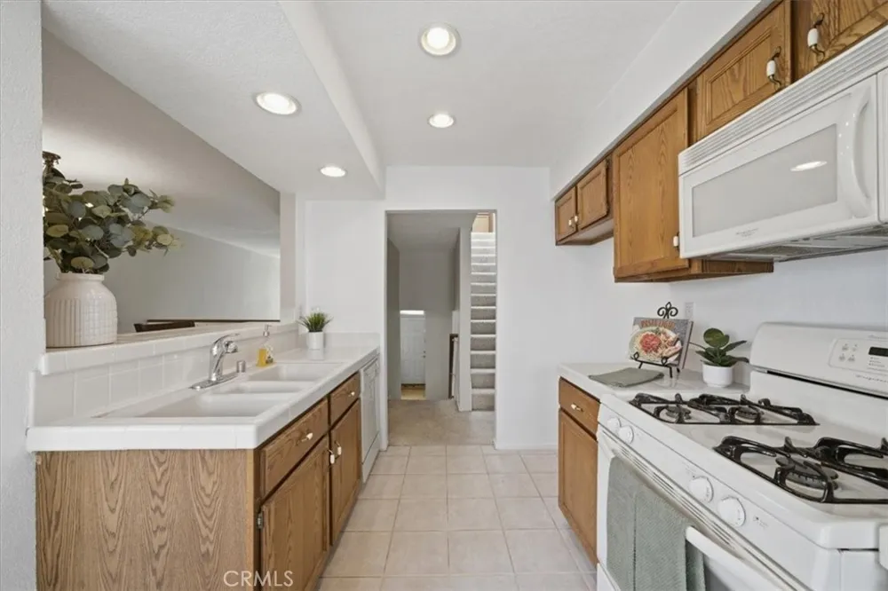 5455 Sylmar #1402 Sherman Oaks, CA 91401