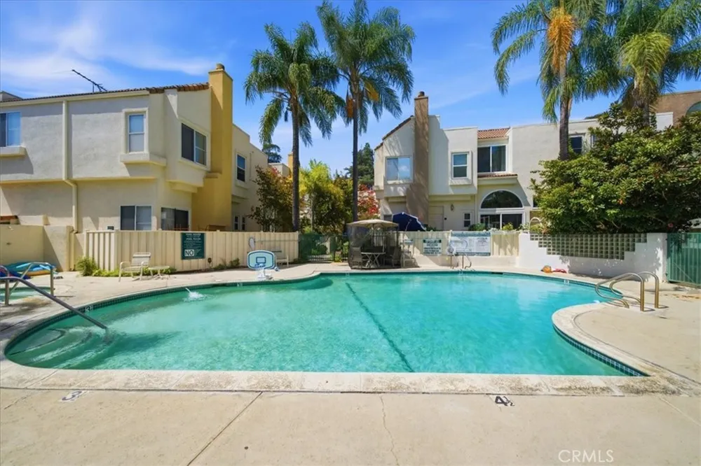 5455 Sylmar #1402 Sherman Oaks, CA 91401