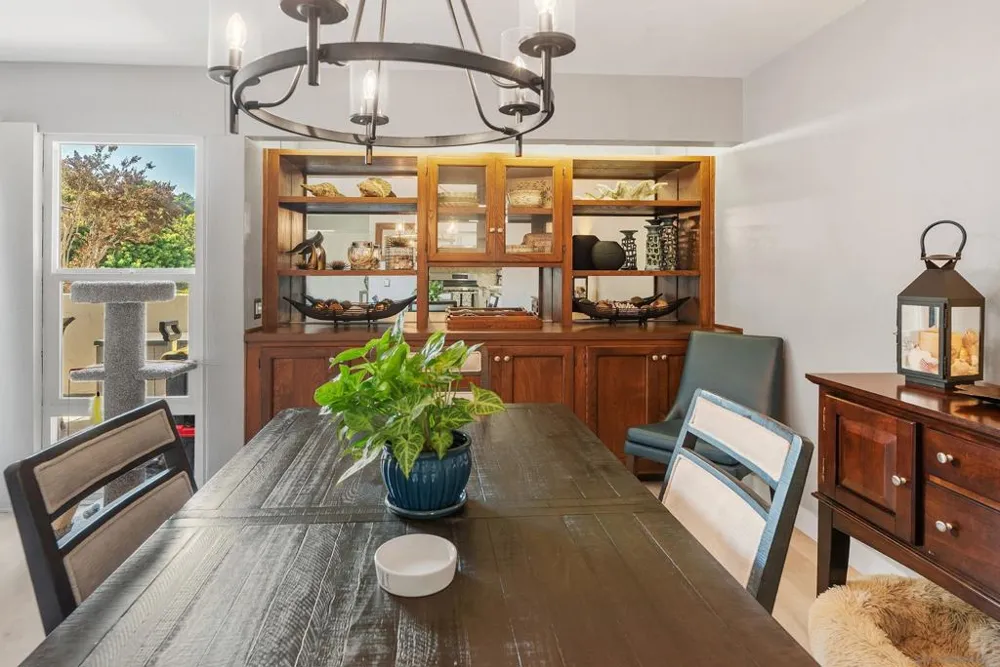 7512 Viejo Castilla #17 Carlsbad, CA 92009
