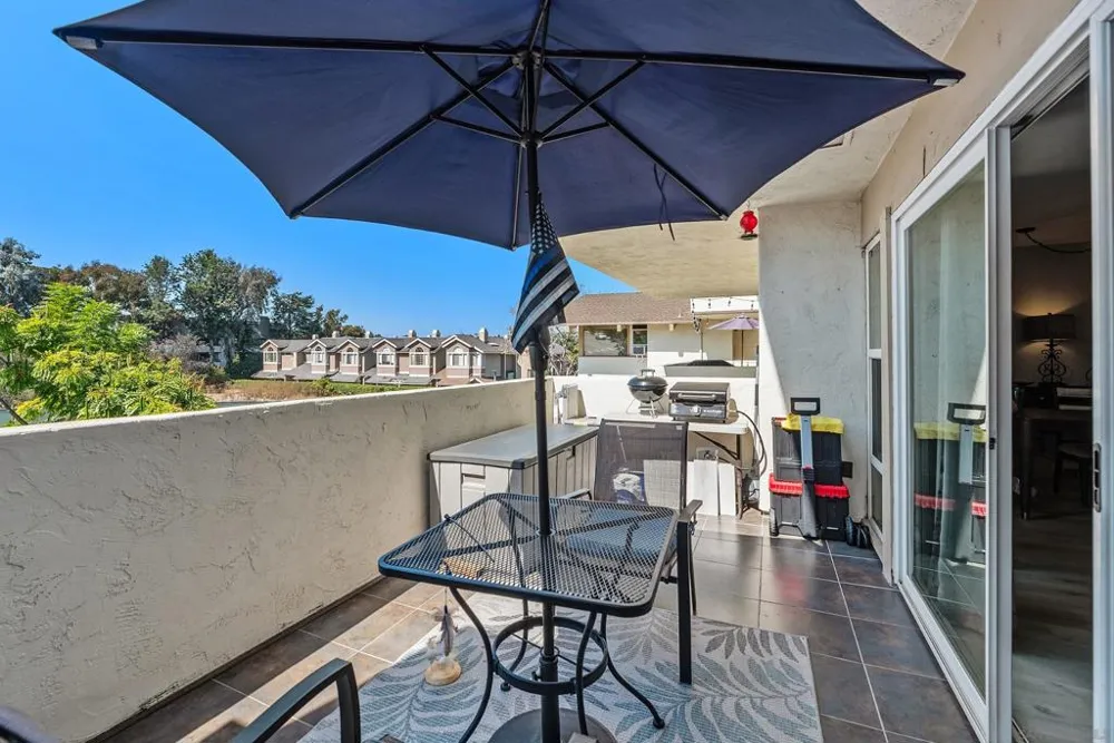 7512 Viejo Castilla #17 Carlsbad, CA 92009