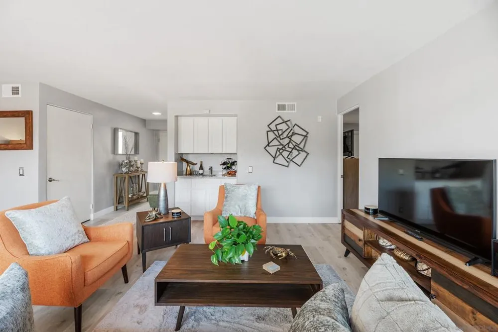 7512 Viejo Castilla #17 Carlsbad, CA 92009